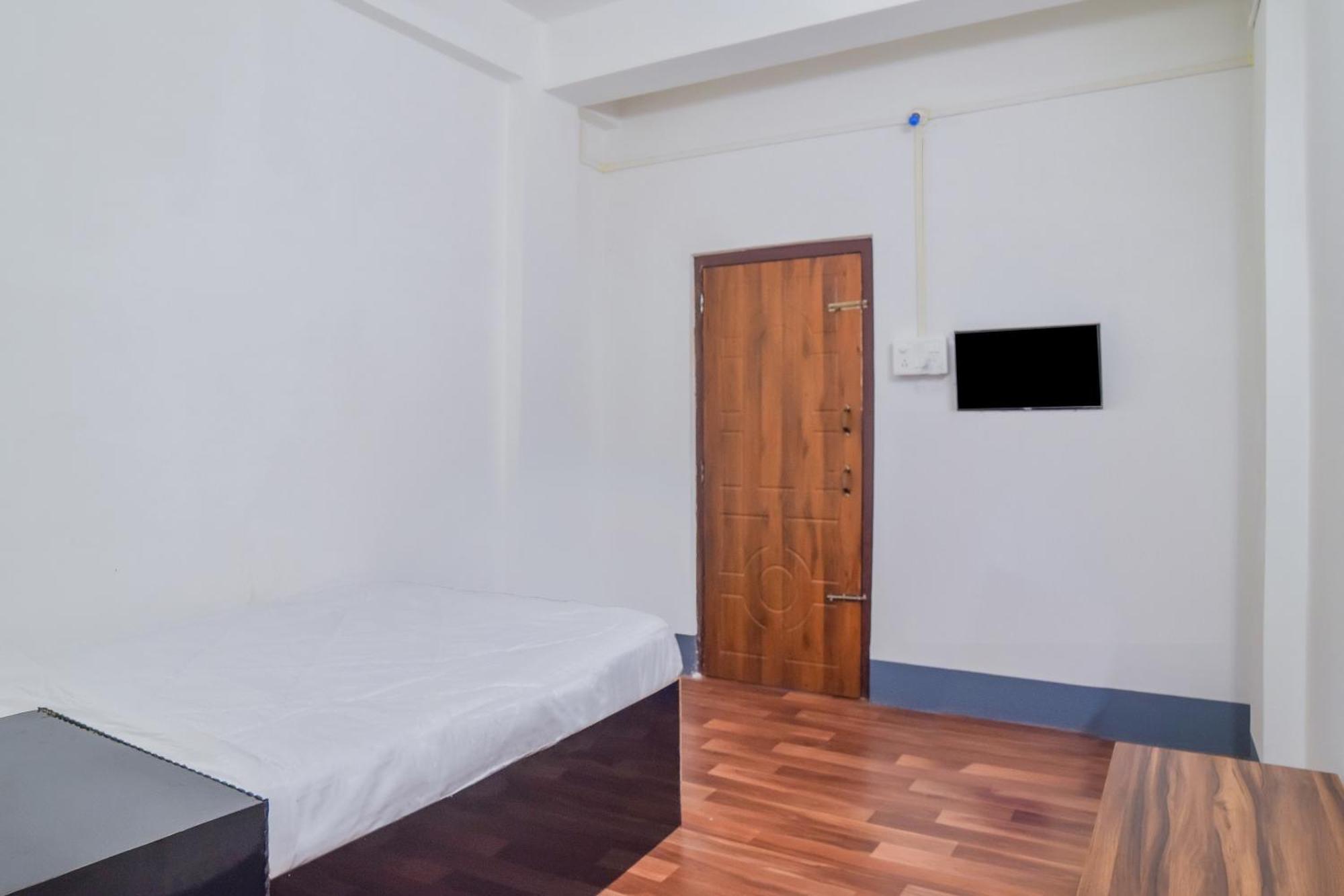 Hotel O Dc Lodge Kaharpara エクステリア 写真
